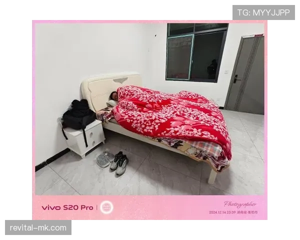 陈一冰连睡觉都讲究得像开会，普通人的床没法住了吧？